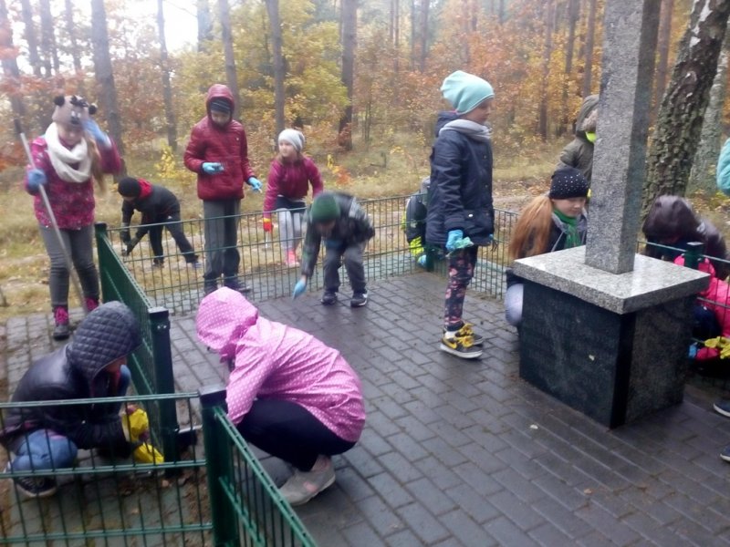 Wyjazd do miejsca pamięci w Kacprówku